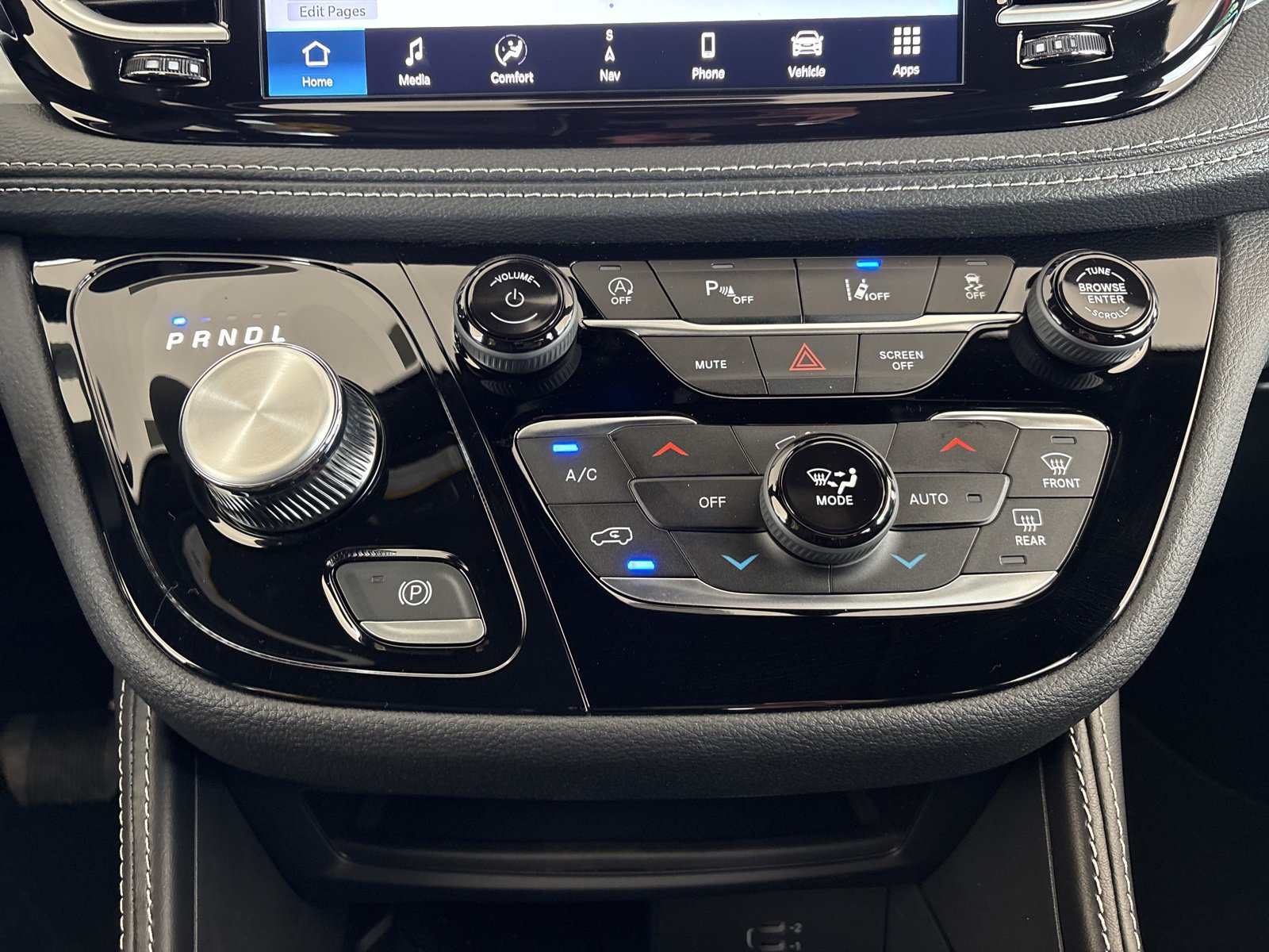 New 2026 Chrysler Pacifica Limited w/ S Appearance Package FWD image 29