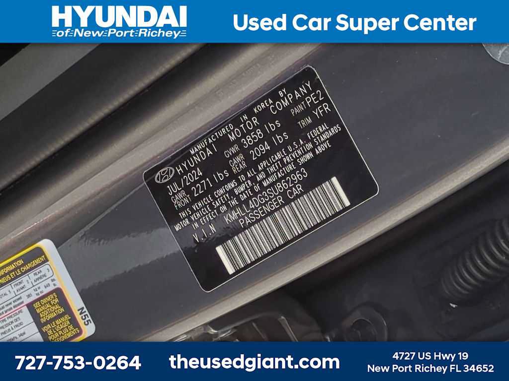 Used 2025 Hyundai Elantra SE FWD image 29