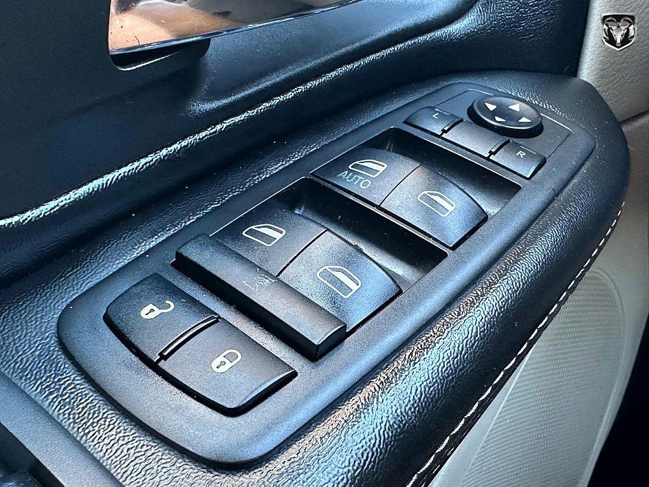 Used 2019 Dodge Grand Caravan SXT image 28