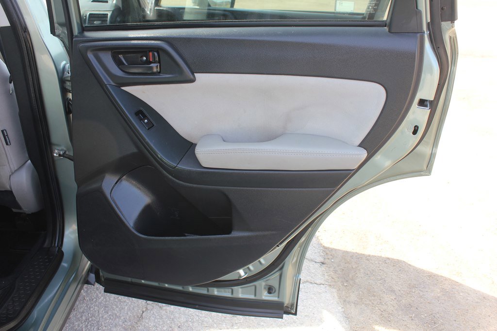 Used 2015 Subaru Forester 2.5i Premium w/ All-Weather Package image 37