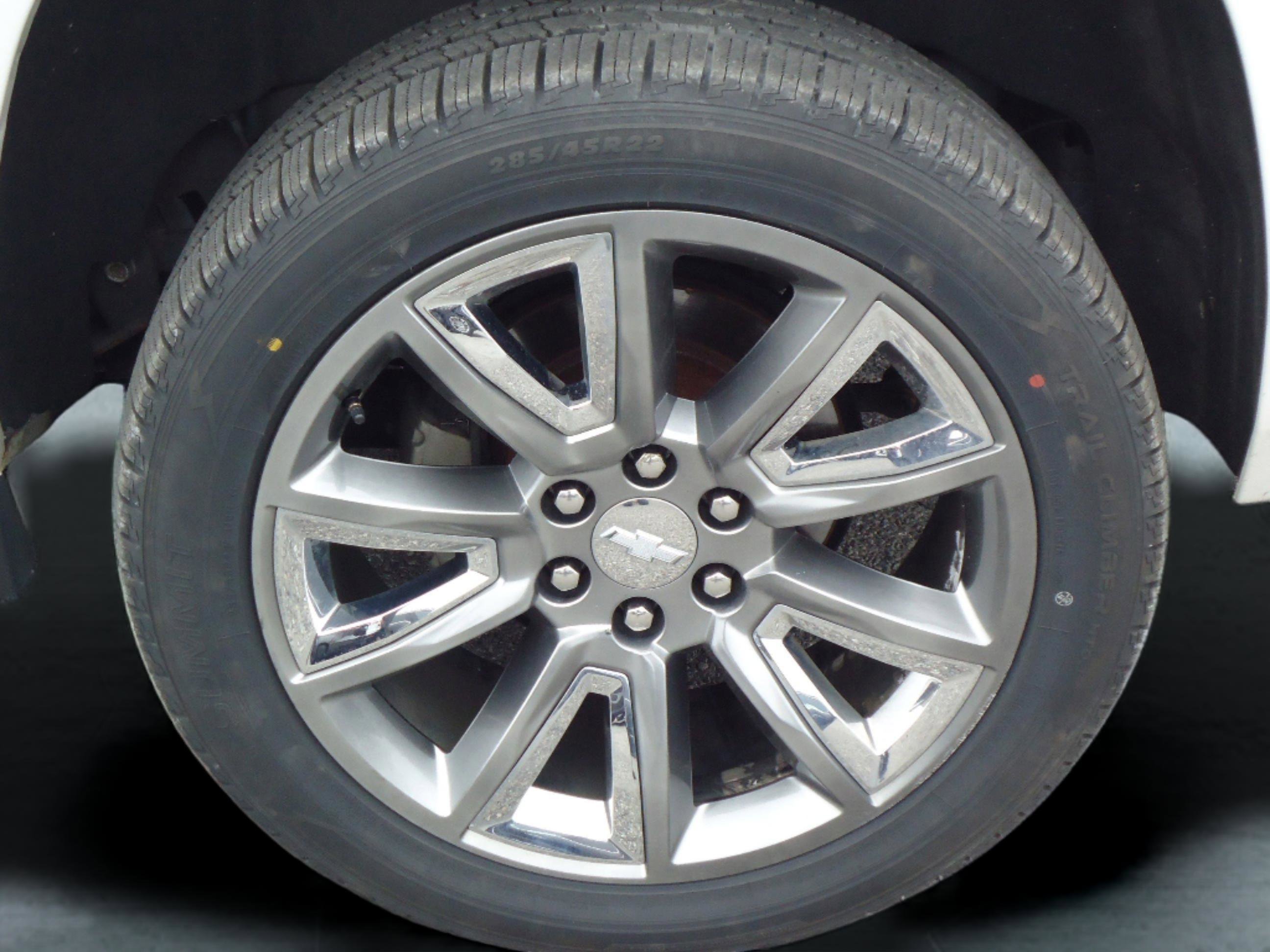 Used 2017 Chevrolet Suburban Premier image 9