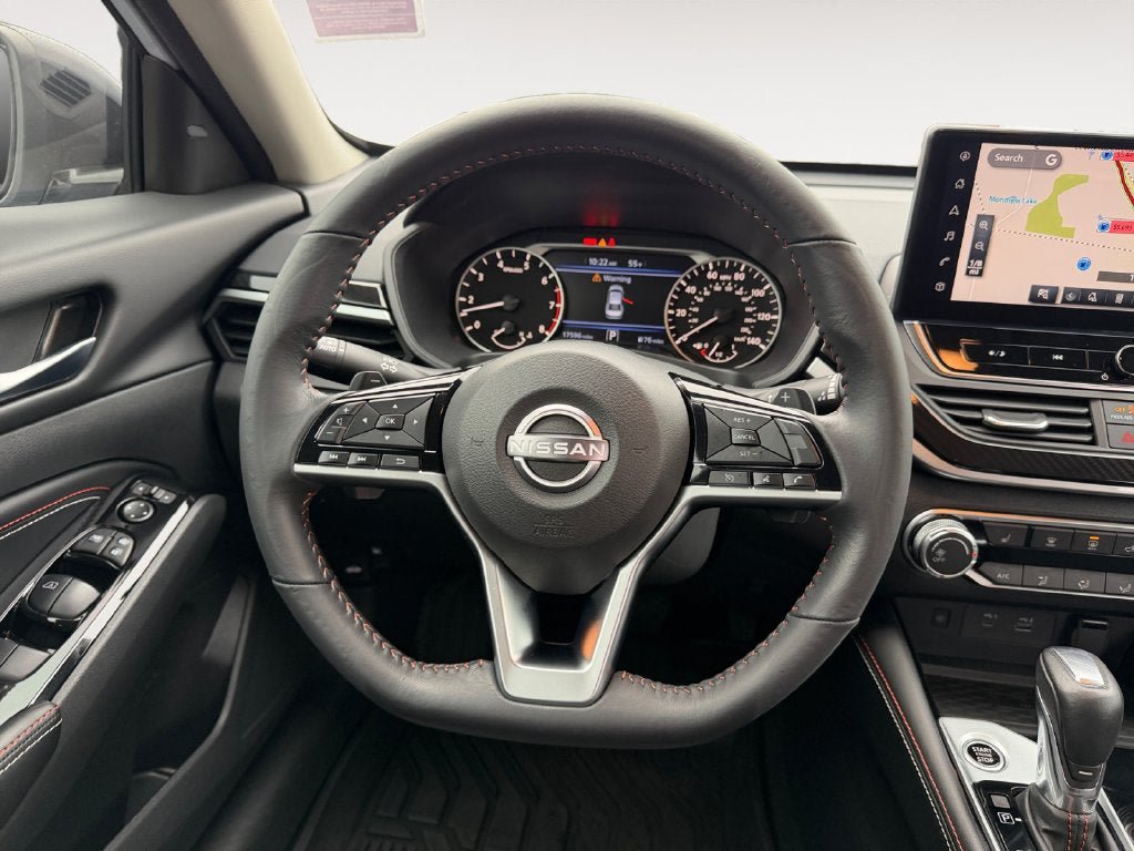 Used 2023 Nissan Altima 2.5 SR w/ SR Premium Package FWD image 13
