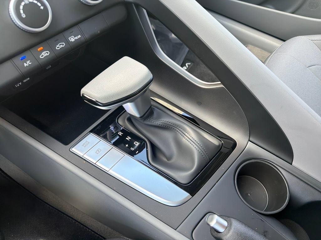 New 2026 Hyundai Elantra SE FWD image 32