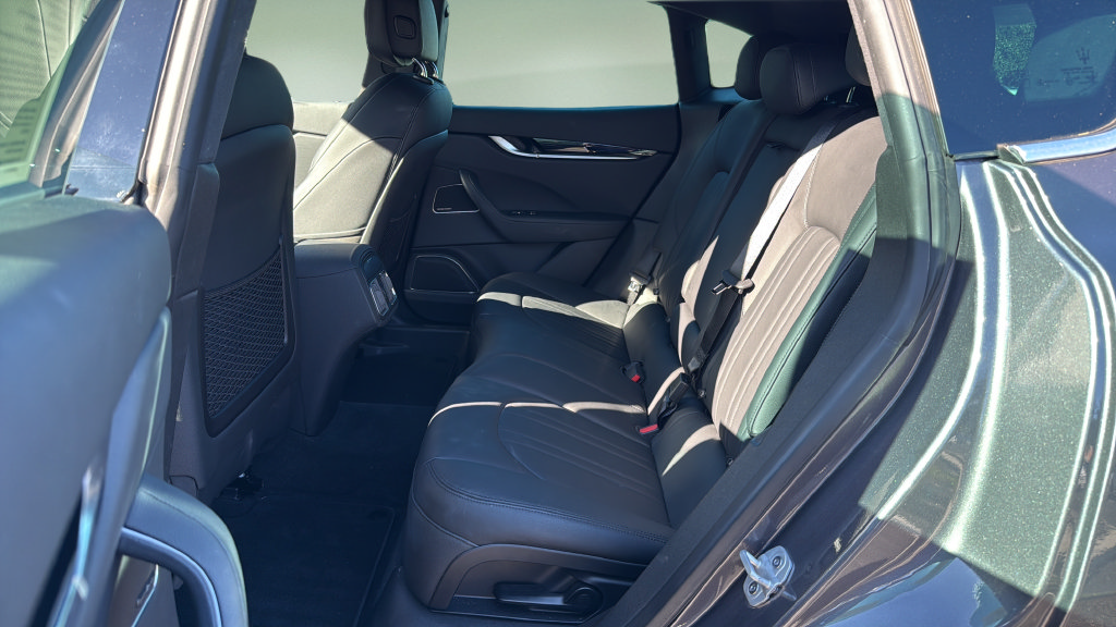Used 2023 Maserati Levante GT AWD/4WD image 25