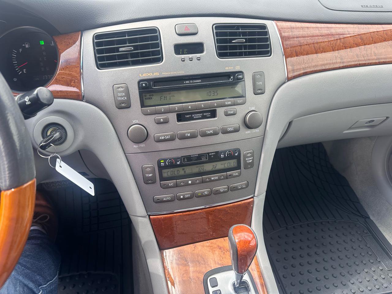 Used 2005 Lexus ES 330 FWD image 19