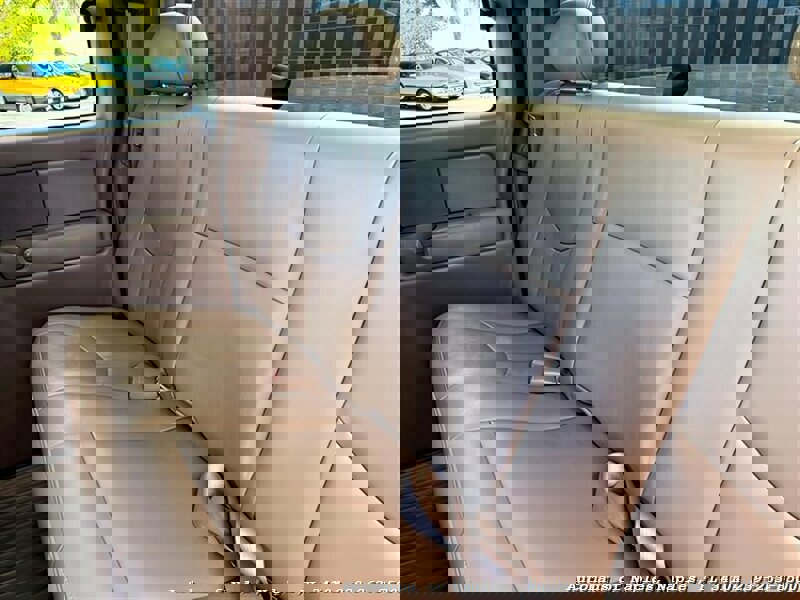 Used 2004 Chevrolet Silverado 2500 LT image 31