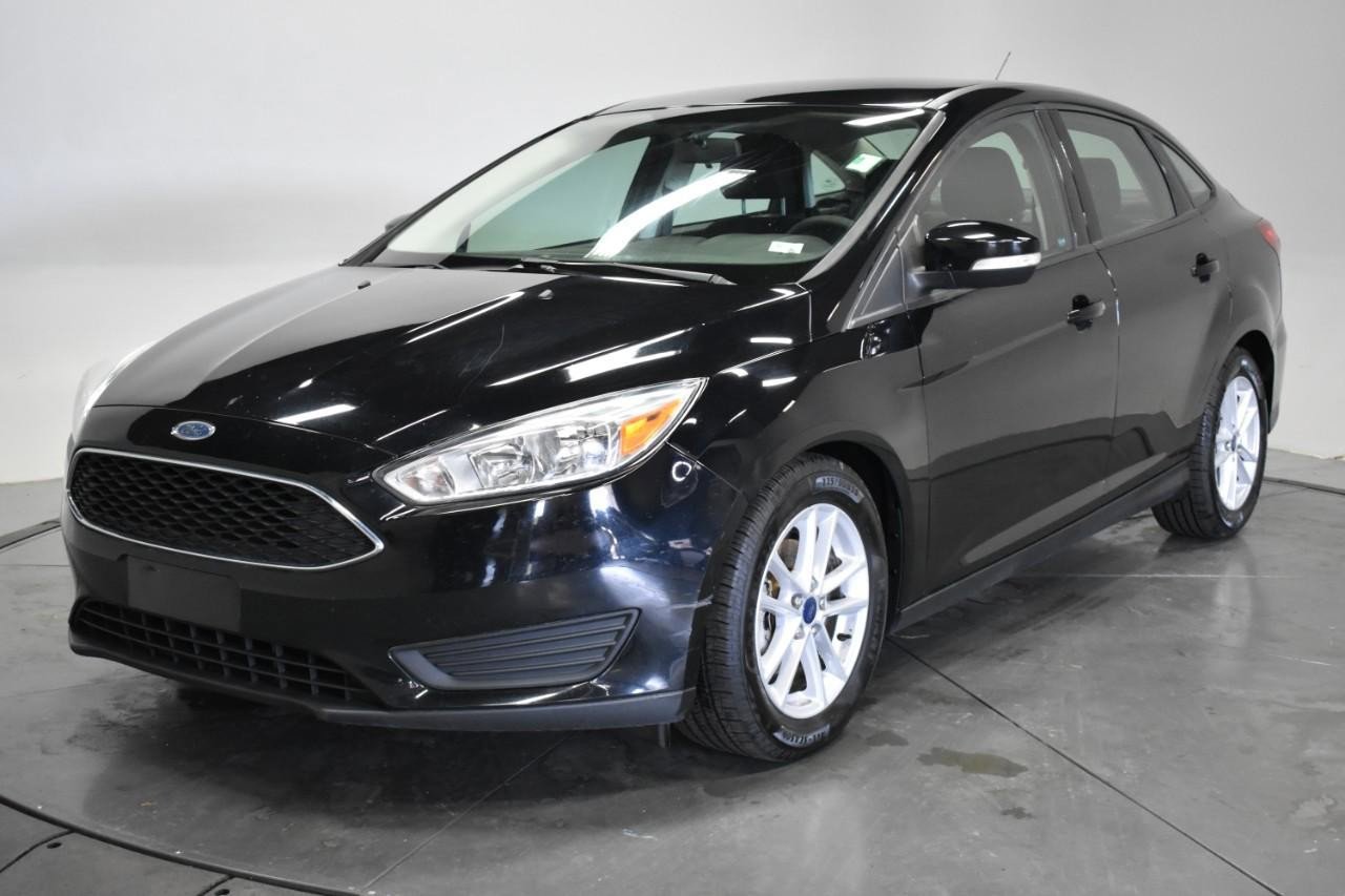 Used 2017 Ford Focus SE image 3