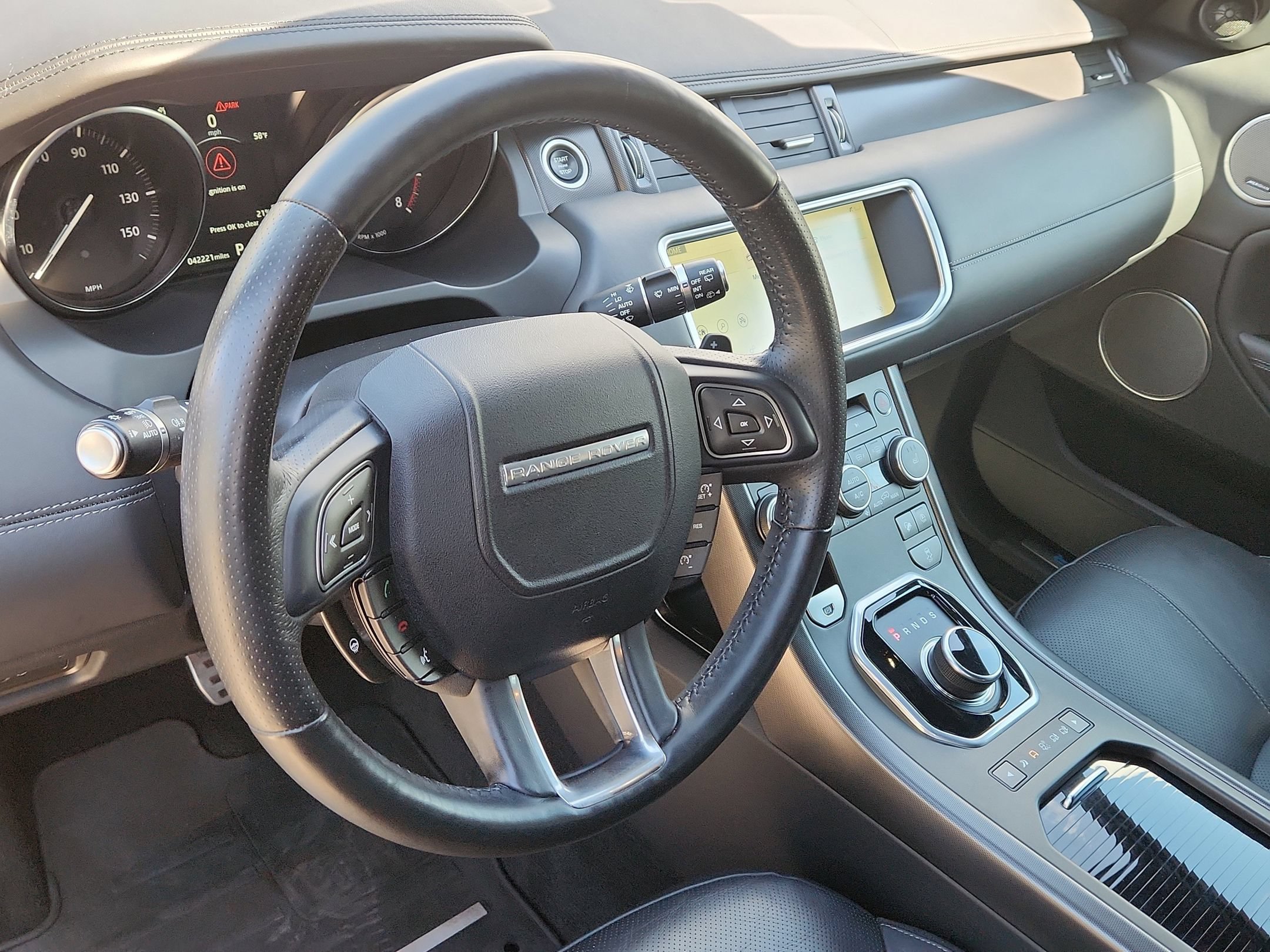 Used 2018 Land Rover Range Rover Evoque HSE Dynamic AWD/4WD image 4