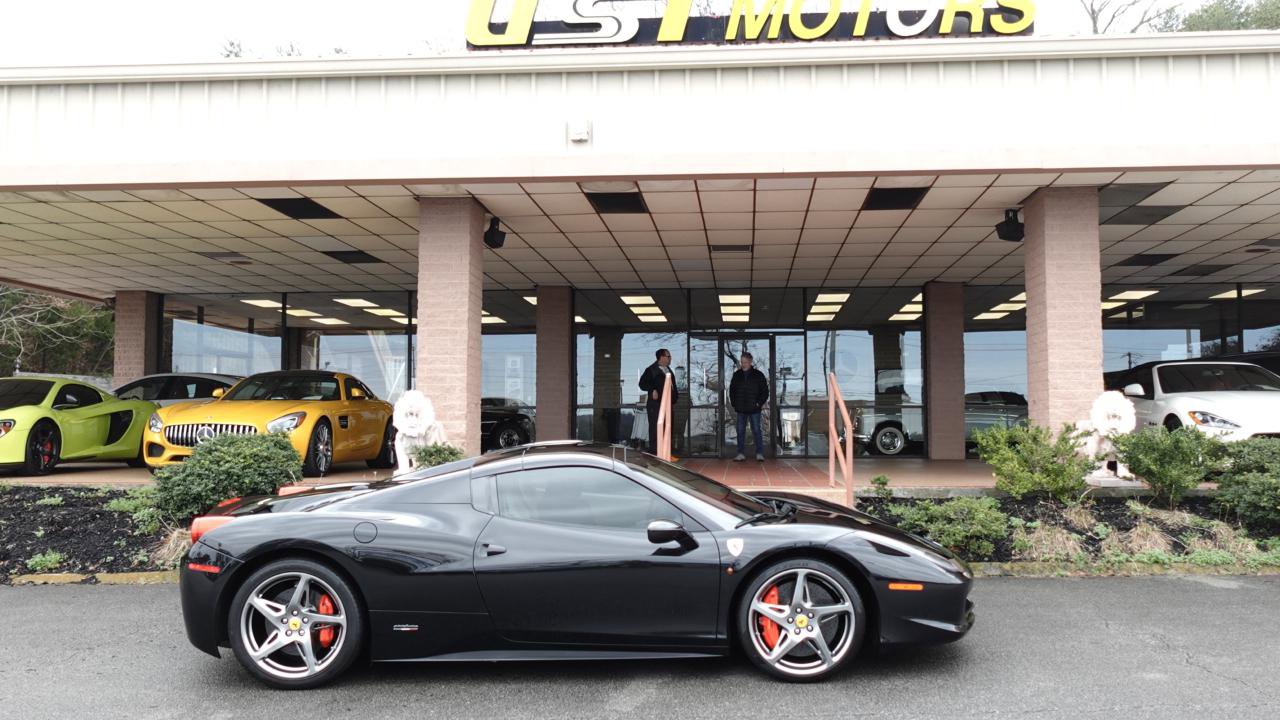 Used 2012 Ferrari 458 Spider image 2