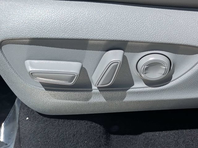 Used 2021 Toyota Highlander Platinum FWD image 19