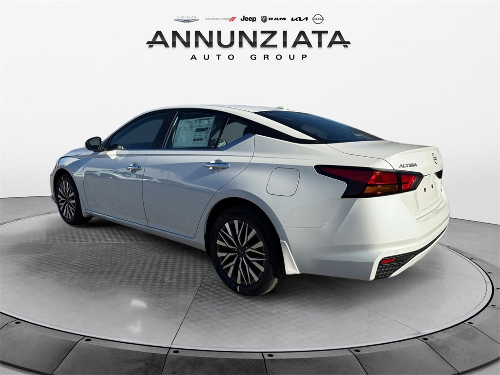 New 2025 Nissan Altima 2.5 SV image 3