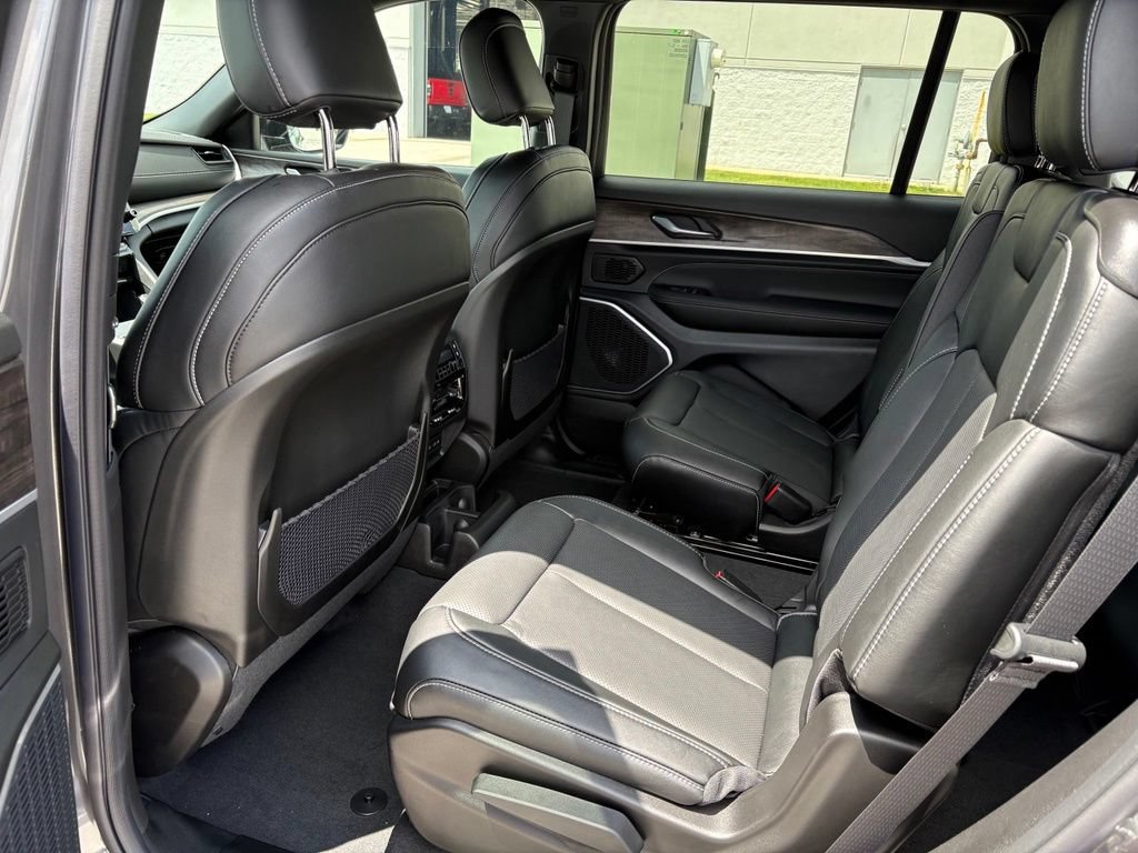 New 2026 Jeep Grand Cherokee L Limited AWD/4WD image 9