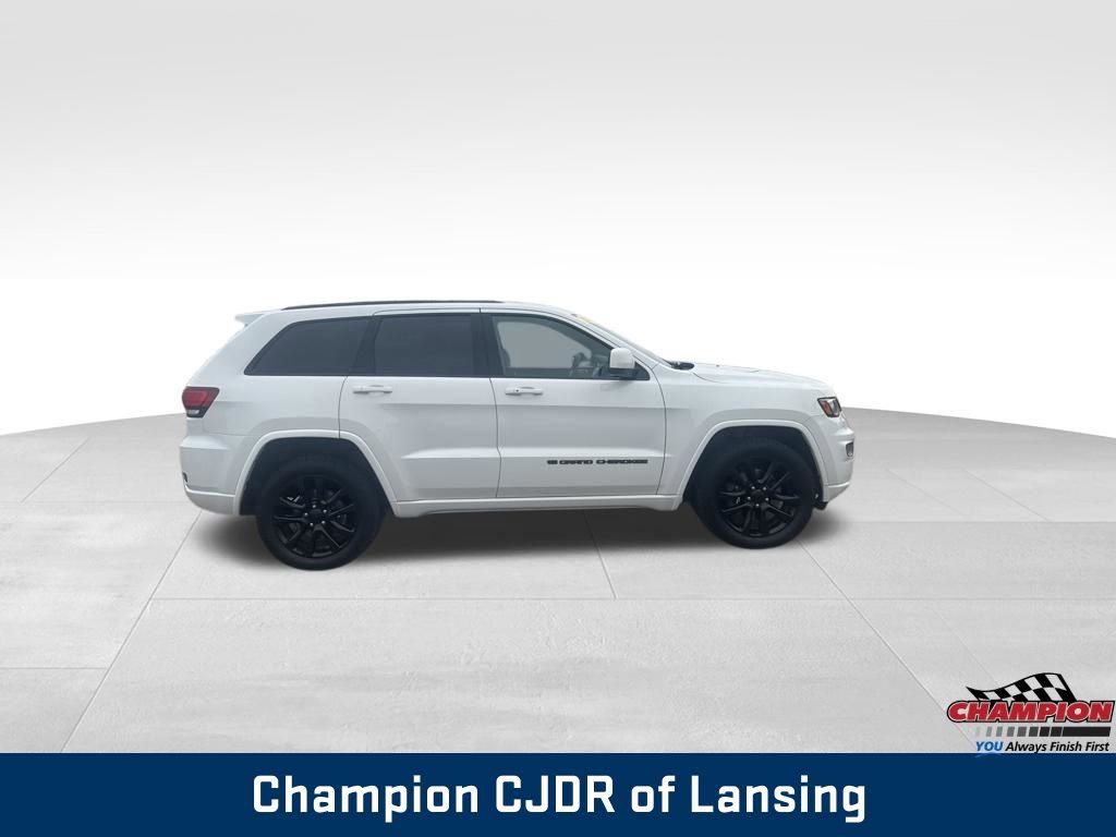 Used 2022 Jeep Grand Cherokee Laredo X AWD/4WD image 7