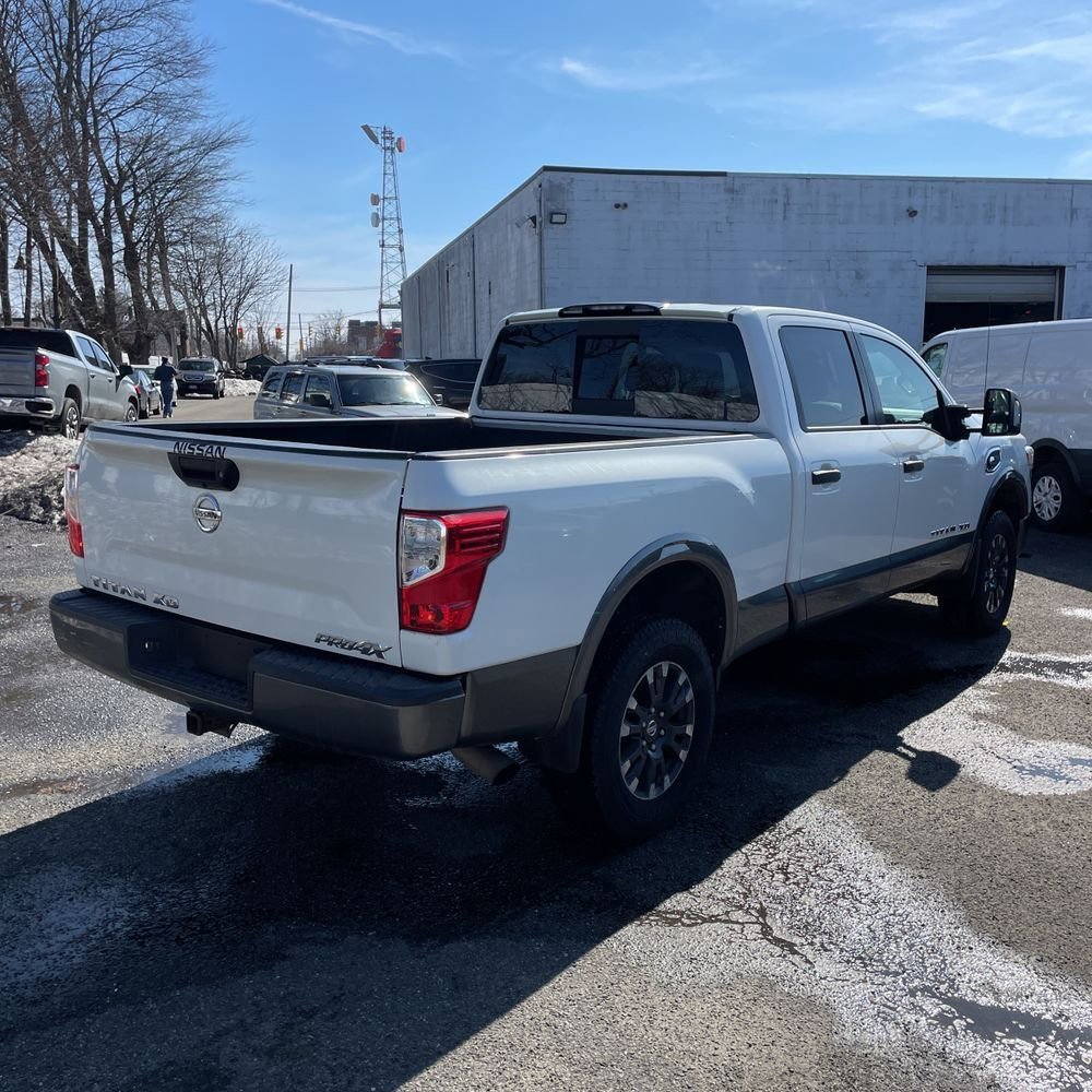 Used 2017 Nissan Titan PRO-4X image 5