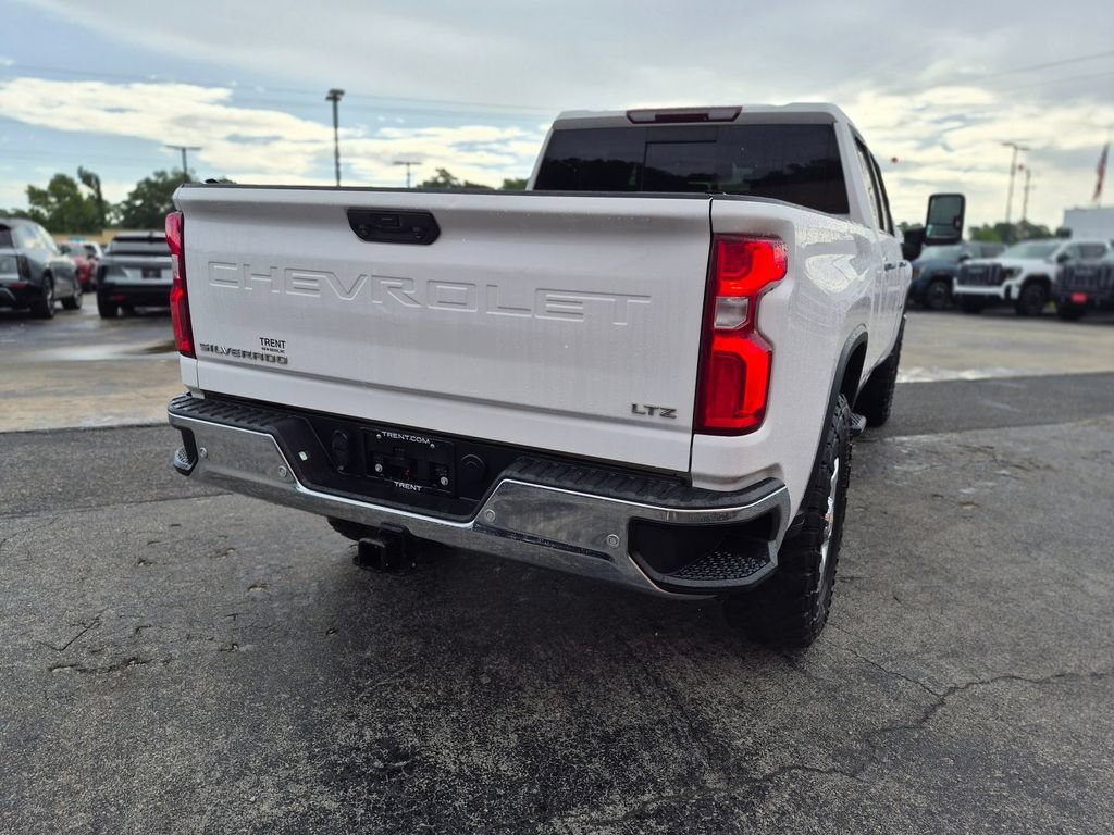 Used 2022 Chevrolet Silverado 2500 LTZ w/ LTZ Convenience Package AWD/4WD image 4