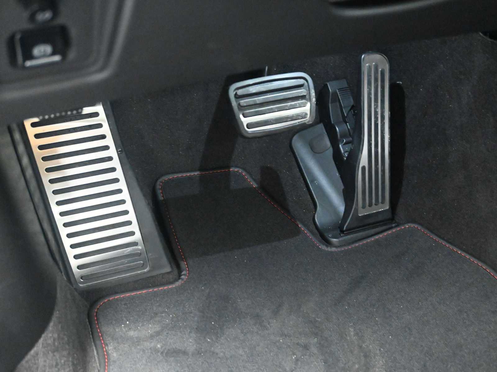 New 2026 Chevrolet Corvette 3LT w/ Z51 Performance Package image 26