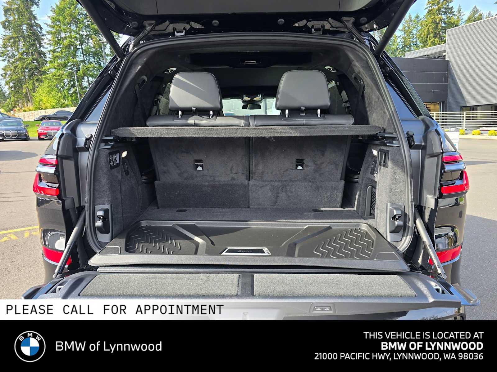 New 2027 BMW X7 xDrive40i w/ M Sport Package AWD/4WD image 14