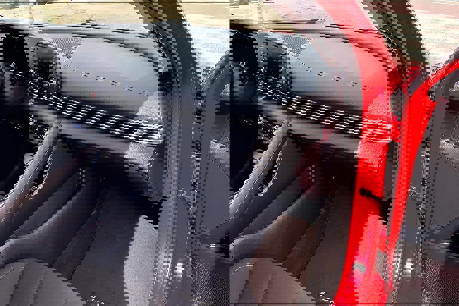 Used 2023 Hyundai Elantra SEL w/ Preferred Accessory Package image 18