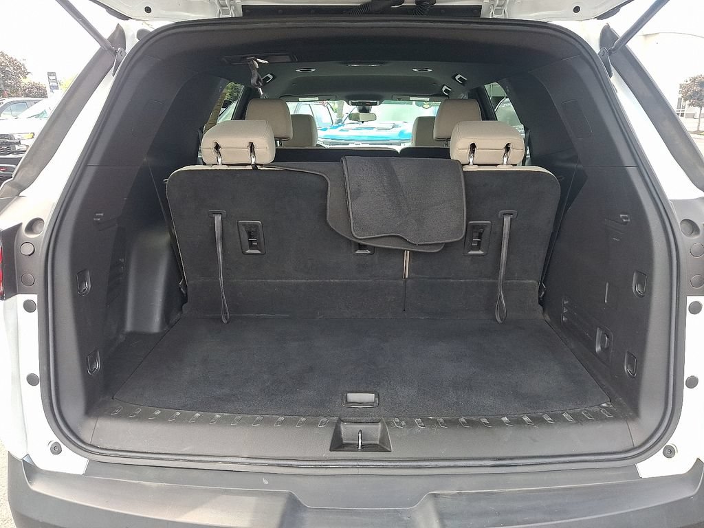 Certified 2023 Chevrolet Traverse LS FWD image 29