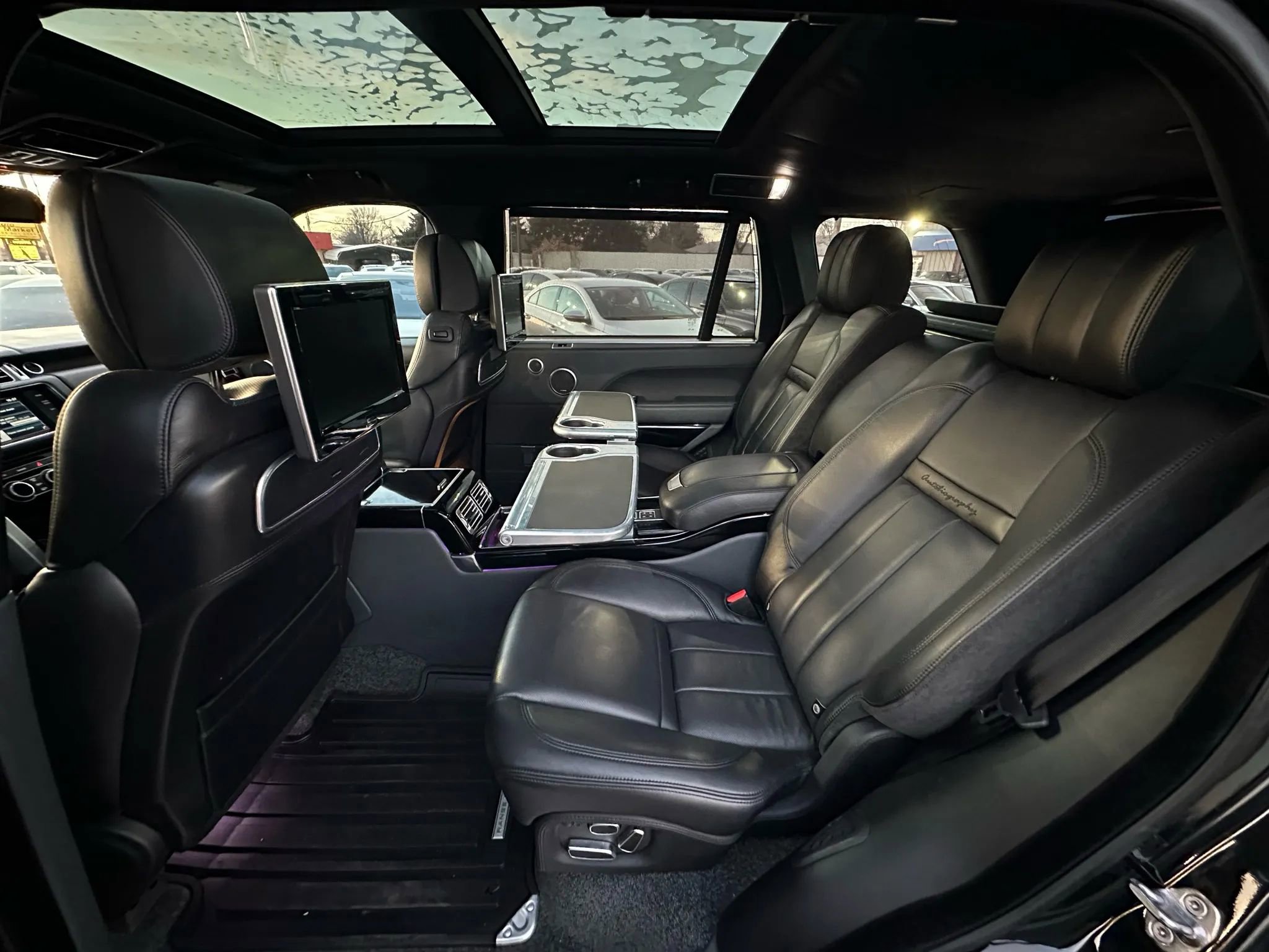 Used 2015 Land Rover Range Rover Long Wheelbase Autobiography image 16