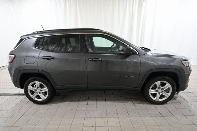 Used 2024 Jeep Compass Latitude image 13