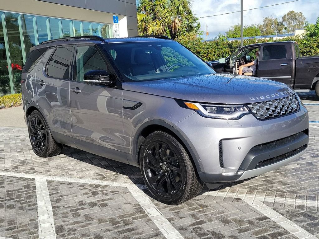 New 2025 Land Rover Discovery S image 7