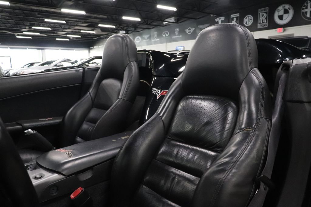 Used 2006 Chevrolet Corvette Convertible w/ Preferred Equipment Group image 11