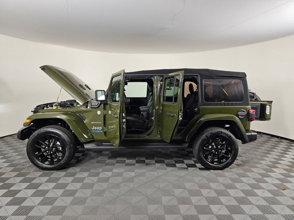 Used 2022 Jeep Wrangler Unlimited Sahara image 15