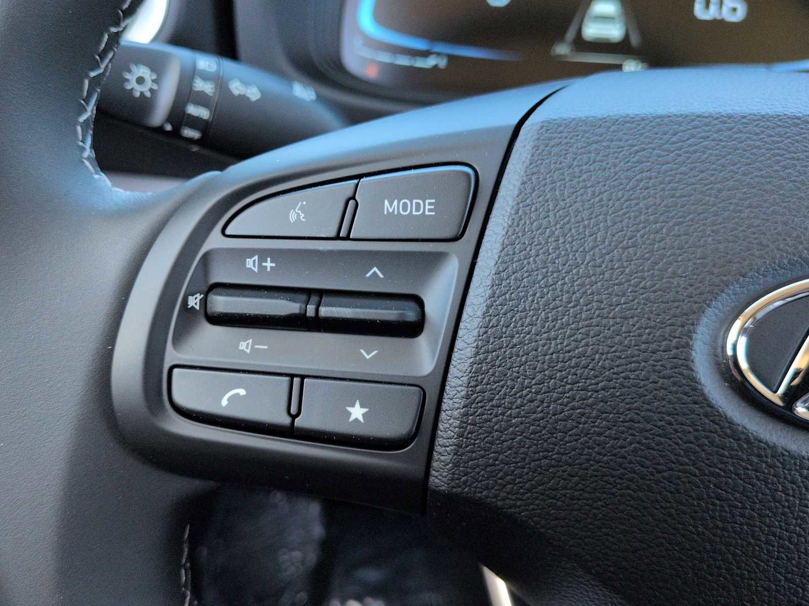 Certified 2026 Hyundai Venue SEL image 23