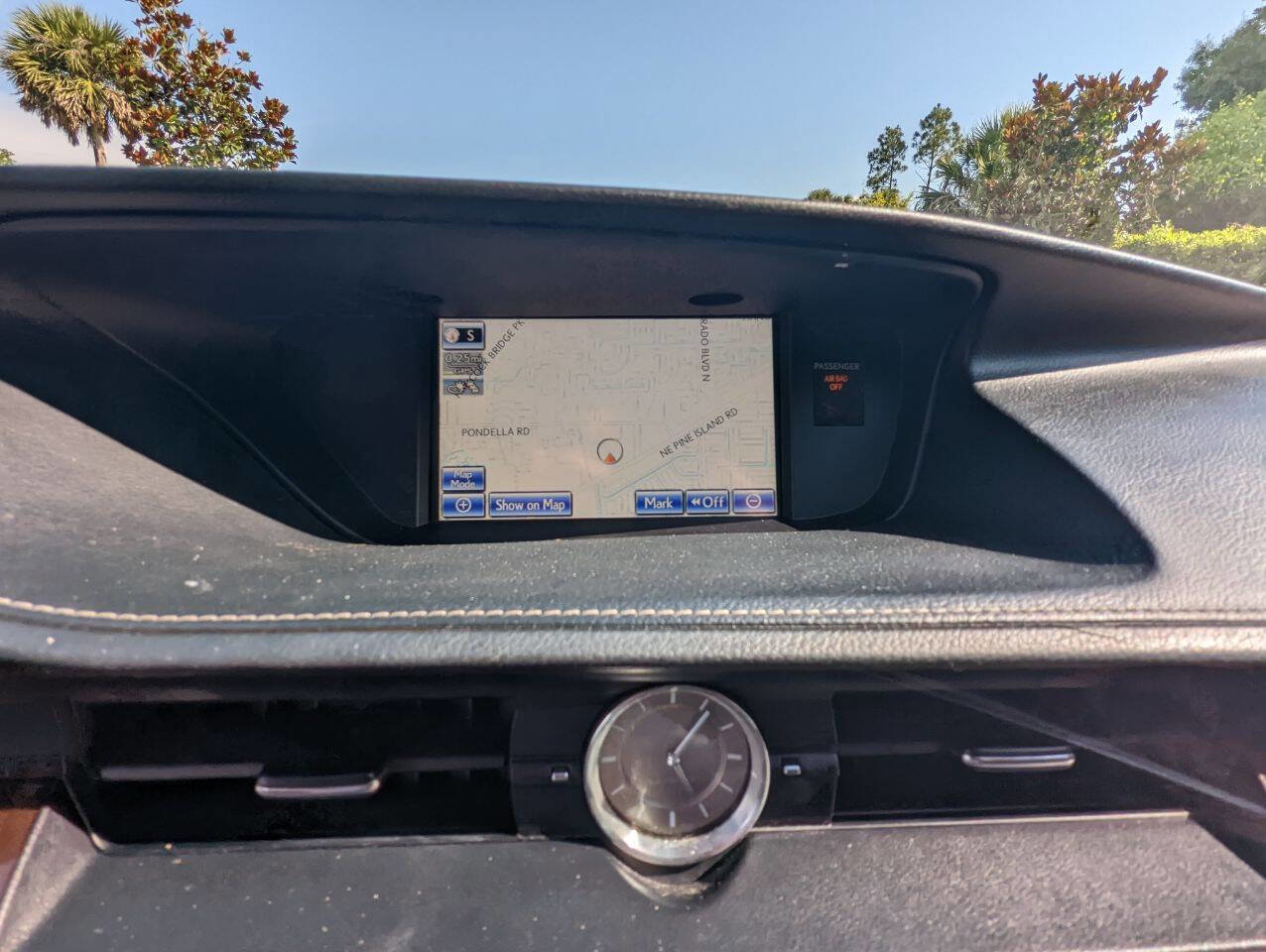 Used 2014 Lexus ES 350 Base 4dr Sedan w/ Luxury Package image 22