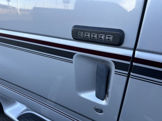 Used 2004 Ford E-150 and Econoline 150 image 22