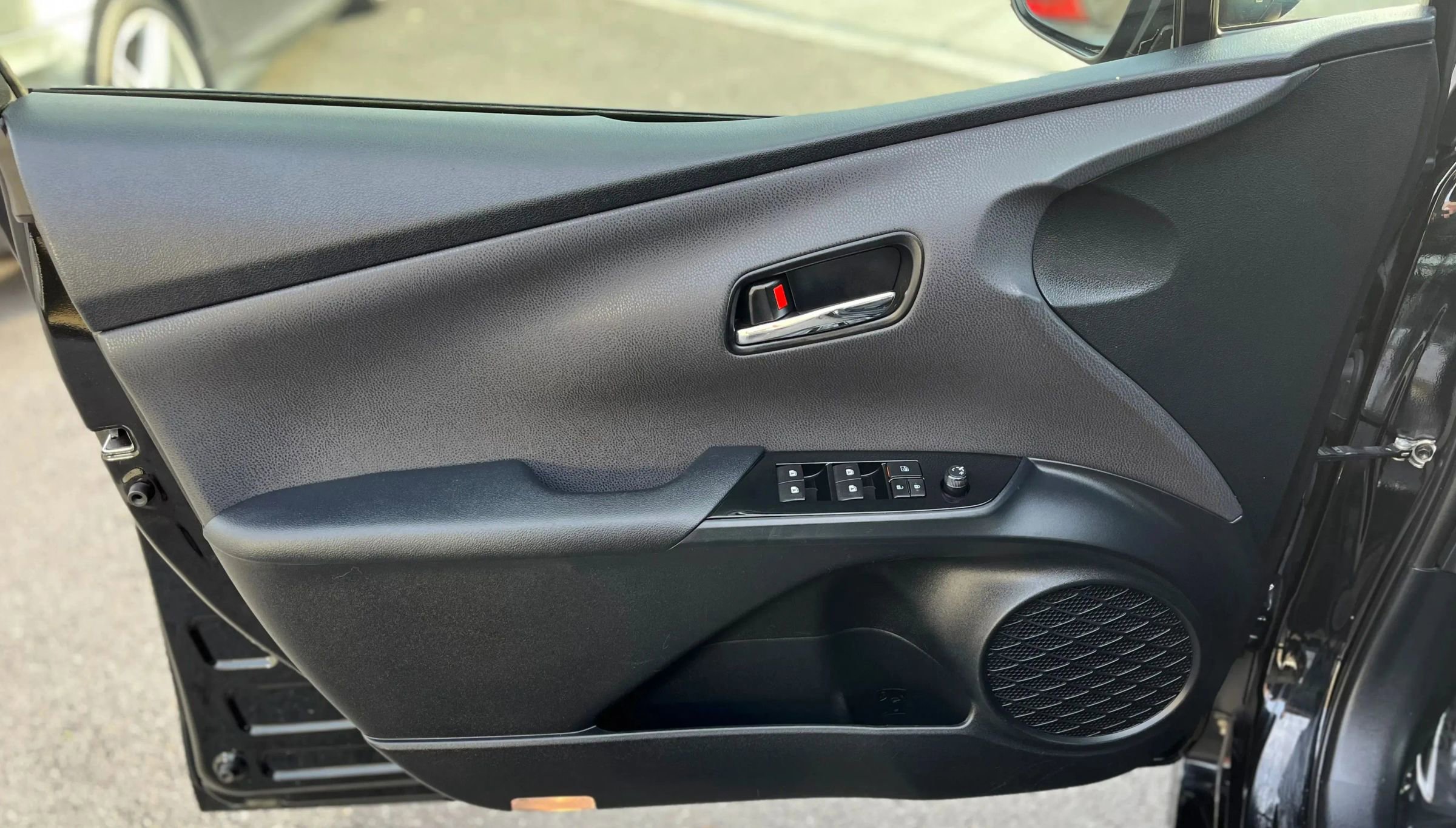 Used 2016 Toyota Prius Two FWD image 9