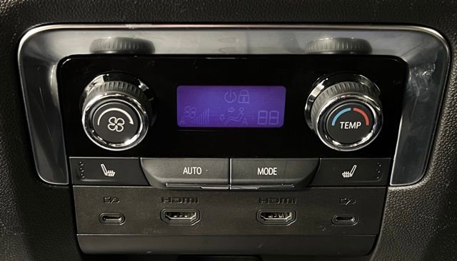 Used 2025 Chevrolet Tahoe High Country AWD/4WD image 48