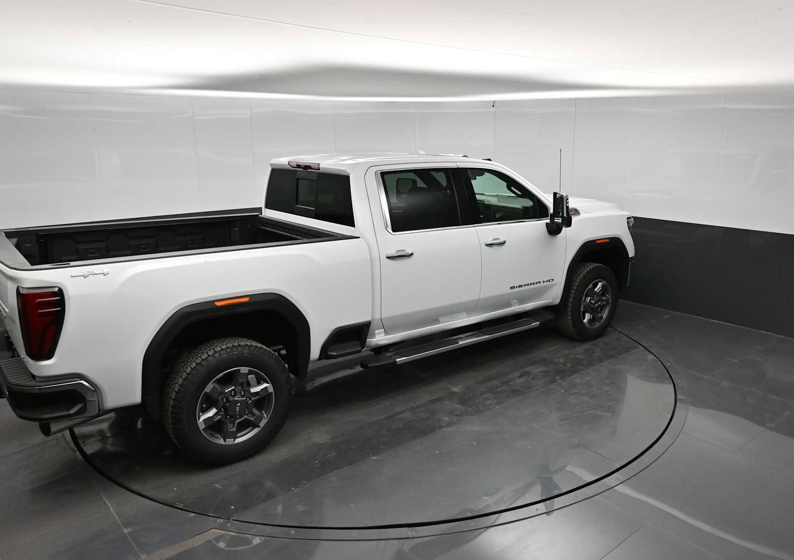 New 2026 GMC Sierra 2500 SLT w/ SLT Premium Package AWD/4WD image 32