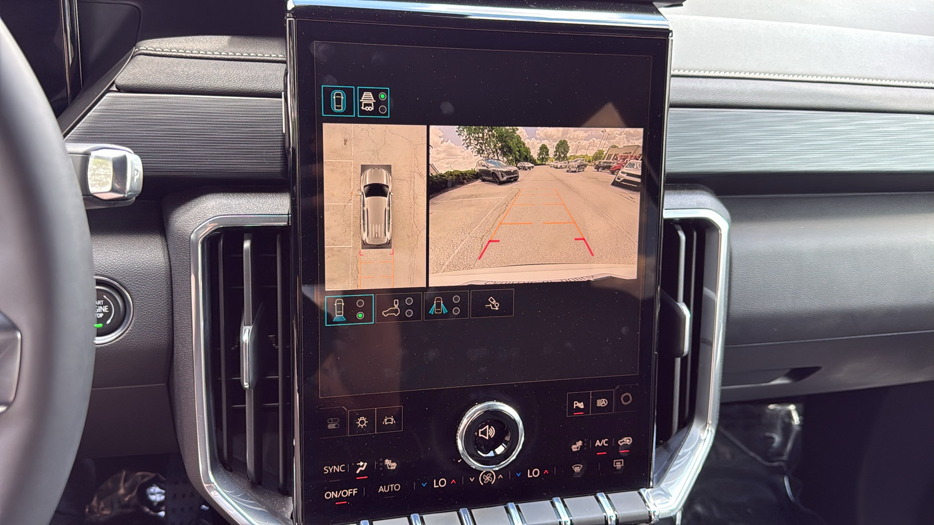 Used 2026 GMC Acadia Elevation w/ Elevation Premium Package FWD image 22