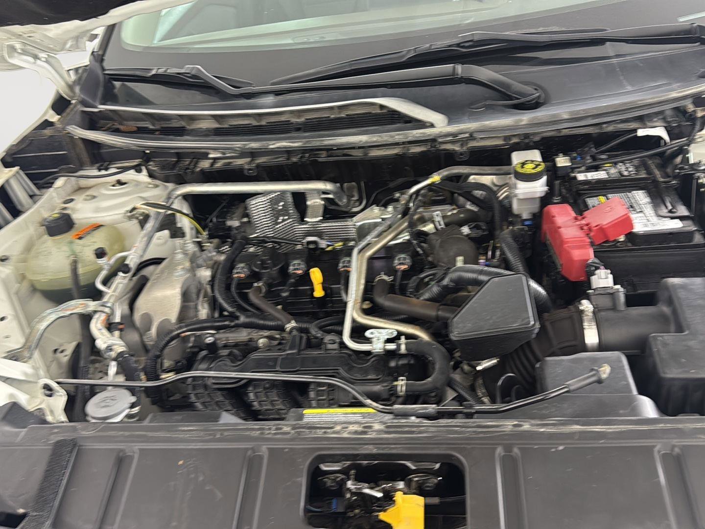 Used 2021 Nissan Rogue SV image 11