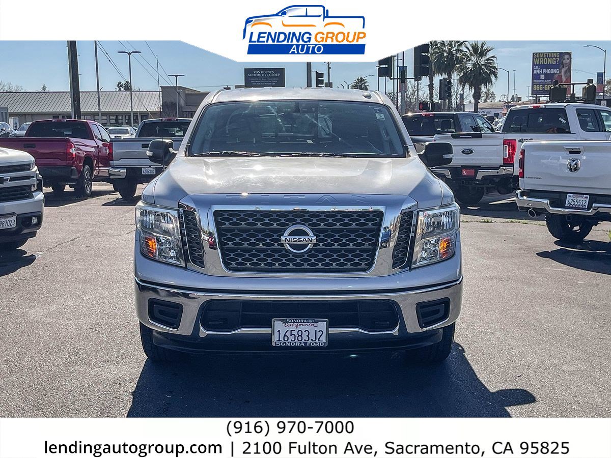 Used 2017 Nissan Titan SV image 6