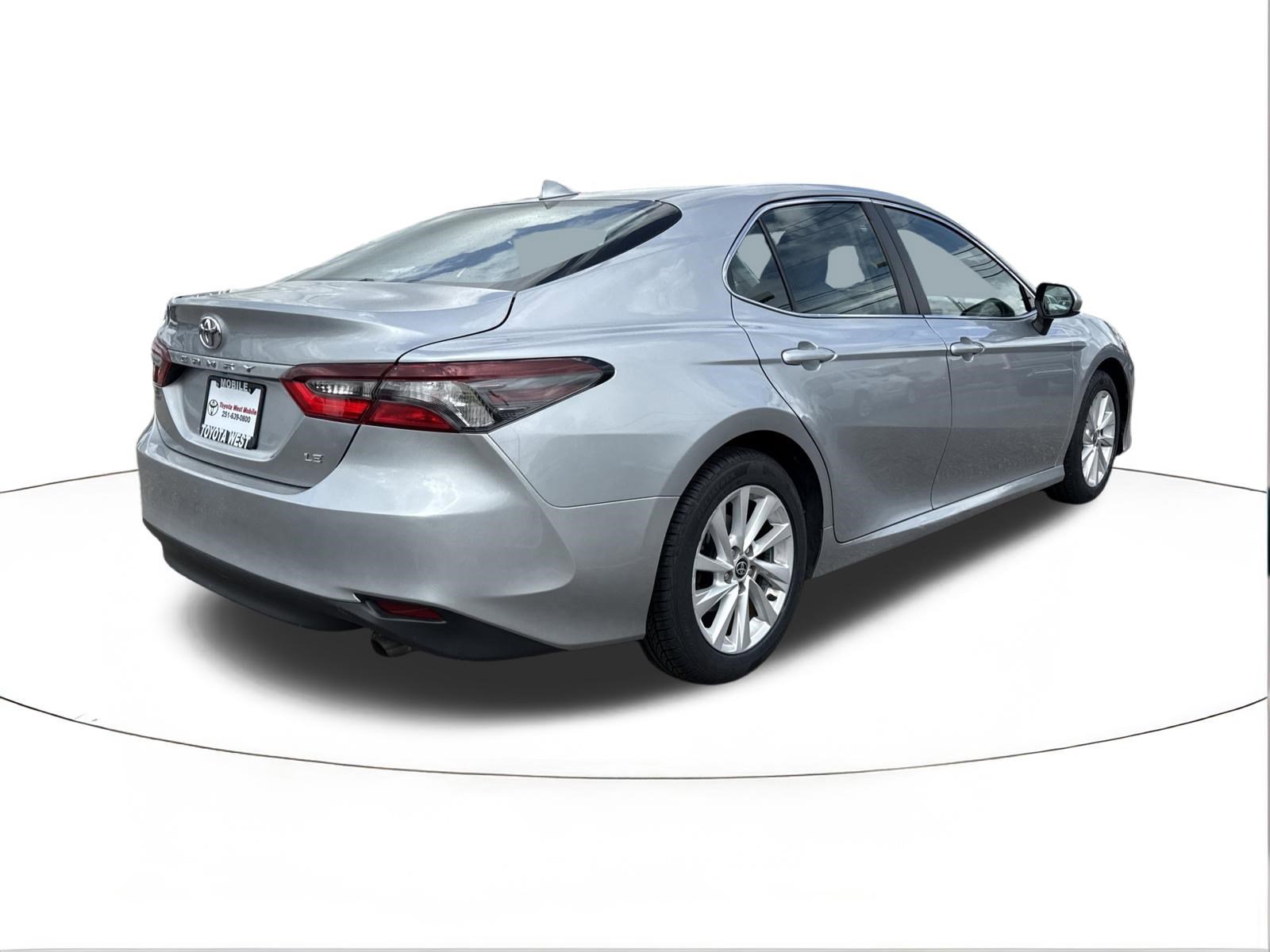 Used 2024 Toyota Camry LE FWD image 3