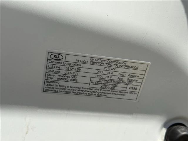 Used 2017 Kia Sorento SX image 23