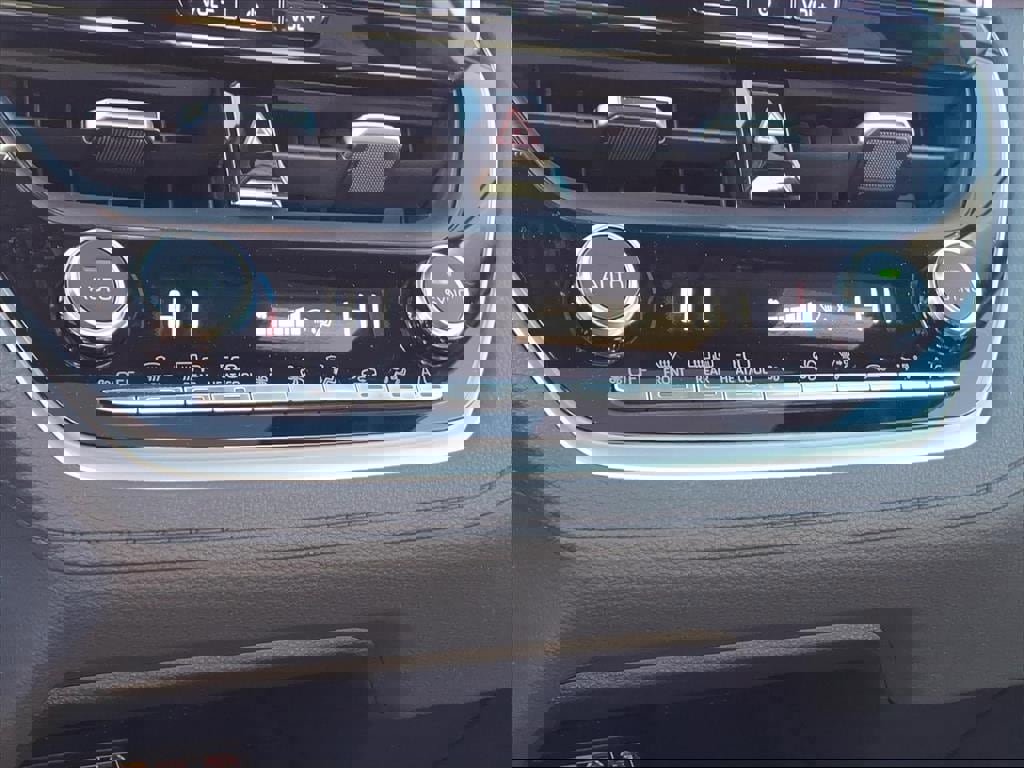 Certified 2026 Toyota Corolla Cross XSE w/ Convenience Package image 20