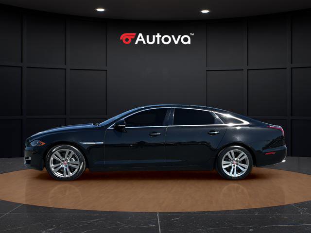 Used 2017 Jaguar XJ L Portfolio AWD/4WD image 2