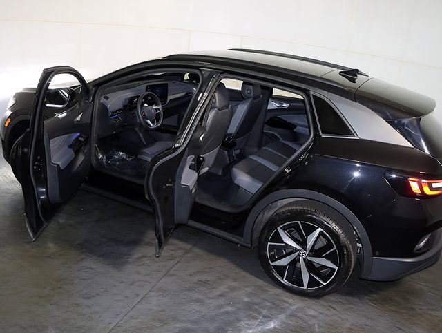 Used 2023 Volkswagen ID.4 Pro S AWD/4WD image 5