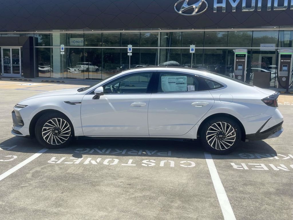 New 2026 Hyundai Sonata Limited FWD image 6