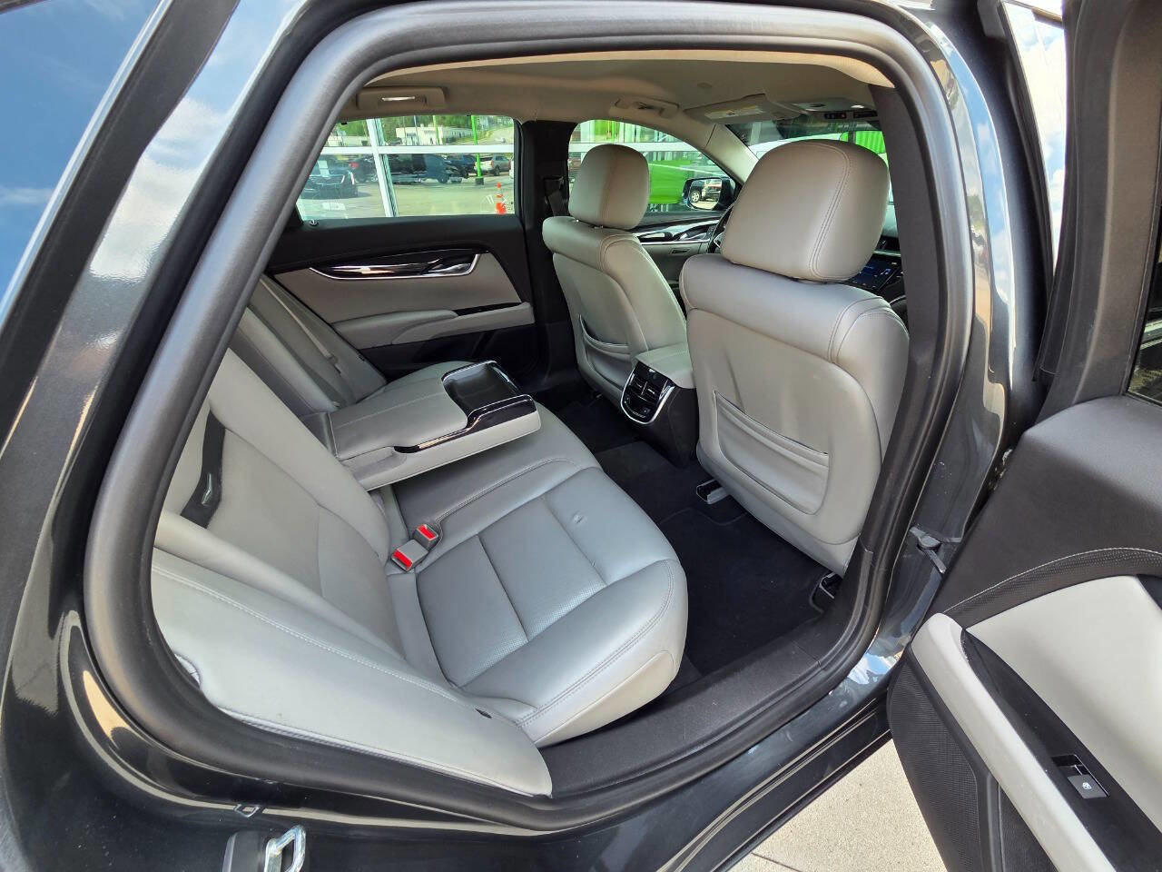 Used 2016 Cadillac XTS Luxury image 20