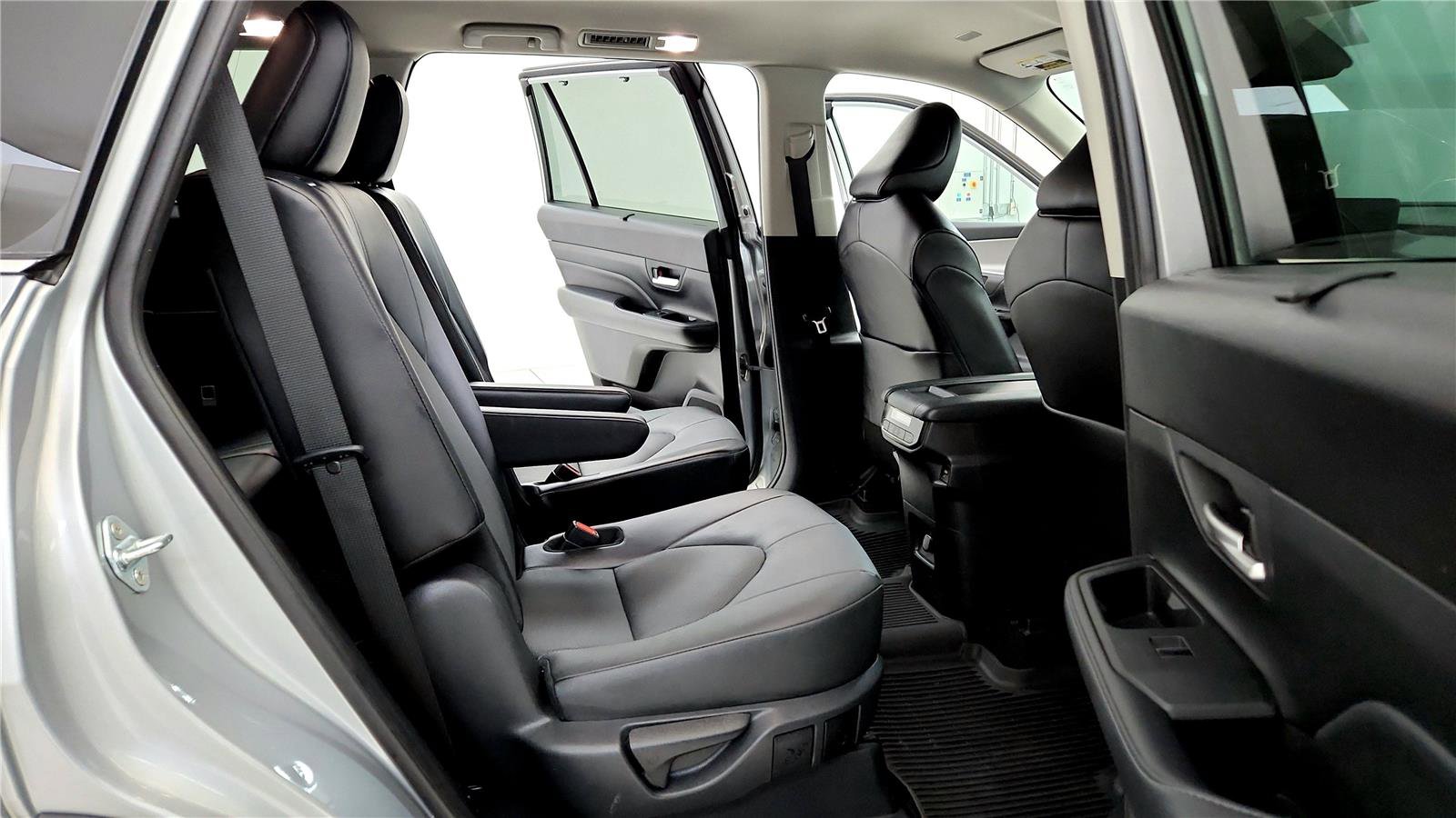 Certified 2024 Toyota Grand Highlander XLE image 28