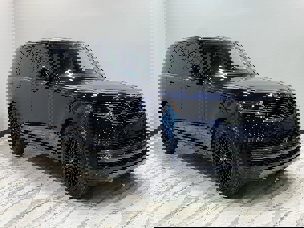 Used 2023 Land Rover Range Rover SE image 4