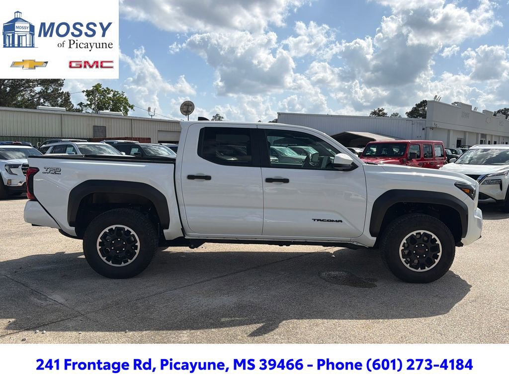 Used 2025 Toyota Tacoma TRD Off-Road AWD/4WD image 7