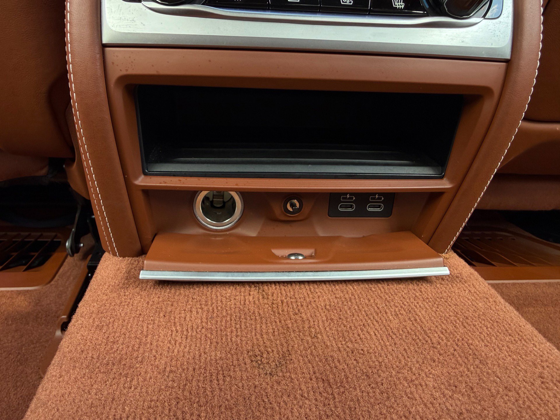 Used 2020 BMW ALPINA B7 xDrive w/ Luxury Rear Seating Package image 46