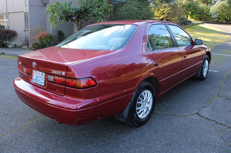 Used 1998 Toyota Camry LE FWD image 3