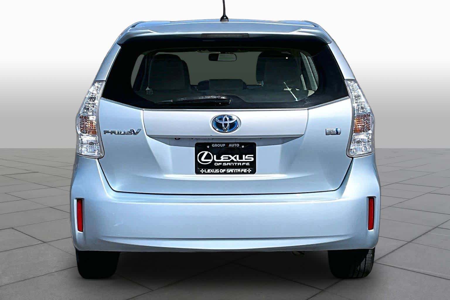 Used 2012 Toyota Prius V Two FWD image 4